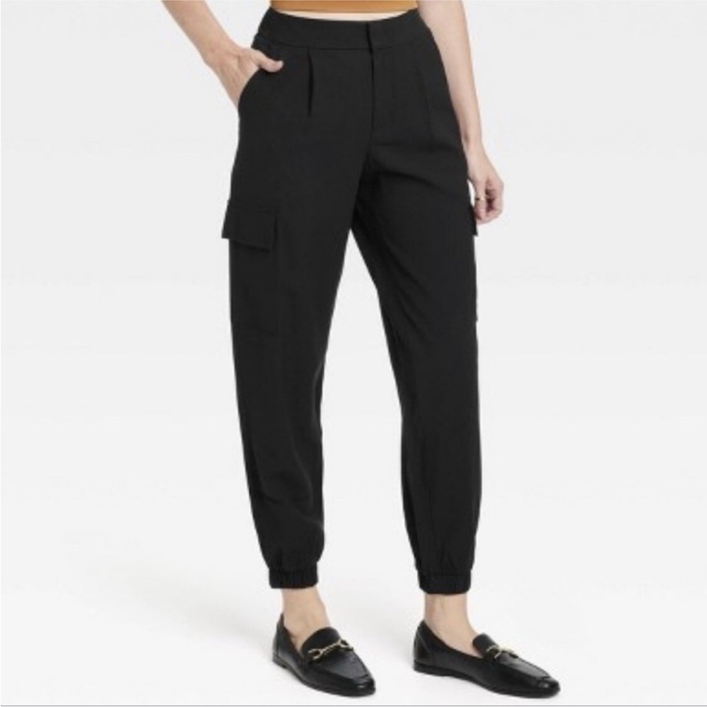 A New Day Black High Rise Ankle Jogger Cargo Pant - Women’s 14